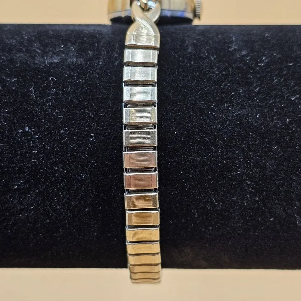 Helbros 21 Jewel Gold Tone Vtg Ladies Watch On 1/30 10k RGP Stretch Band Runs